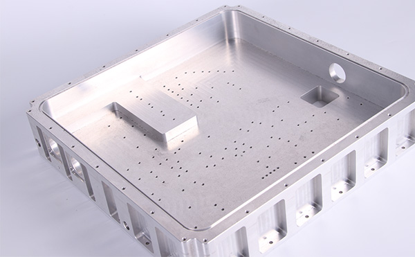 新型的金属型材的焊接工艺——摩擦焊水冷板的应用